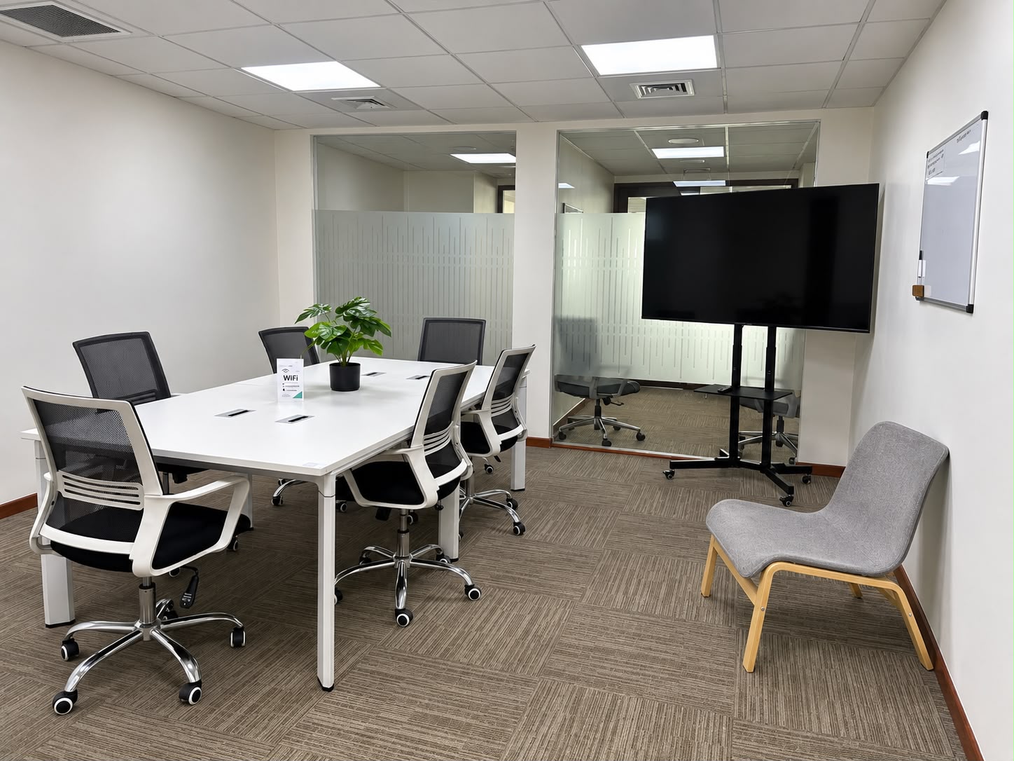 Interior de Edificio Capital, Temuco: espacio de trabajo 2 de Nube Cowork